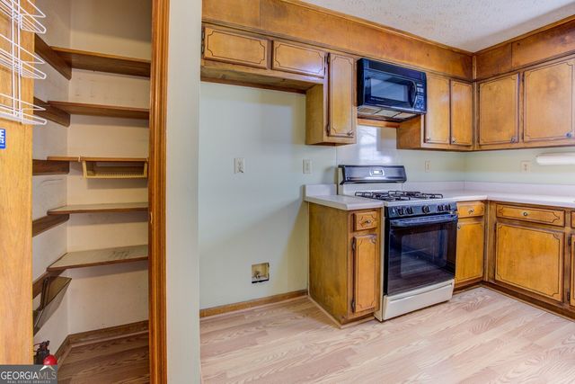 290 Lori Lane, Riverdale, GA 30296