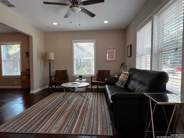 522 W RIDGEWOOD CT, San Antonio, TX 78212