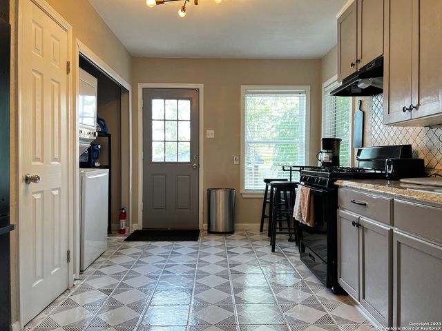 522 W RIDGEWOOD CT, San Antonio, TX 78212