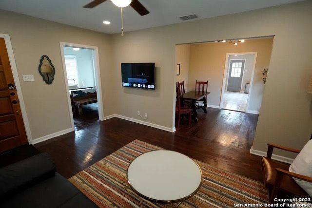 522 W RIDGEWOOD CT, San Antonio, TX 78212