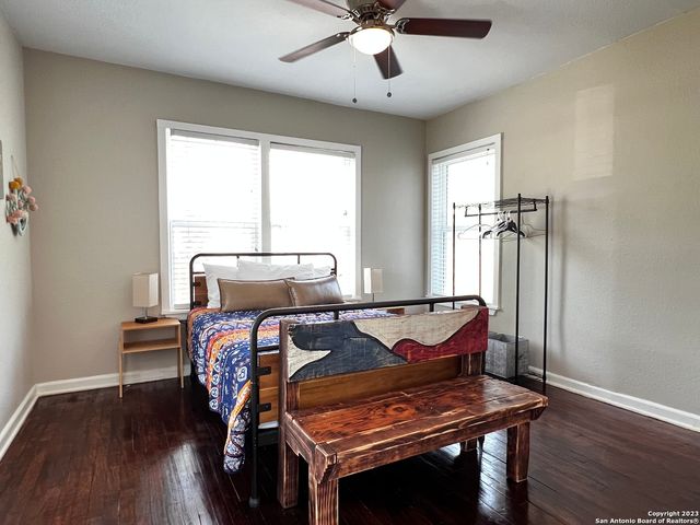 522 W RIDGEWOOD CT, San Antonio, TX 78212