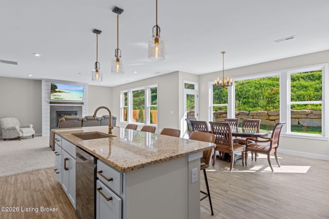 2114 Quail Ridge Dr, La Grange, KY 40031