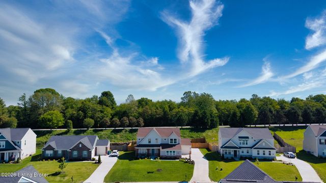 2114 Quail Ridge Dr, La Grange, KY 40031