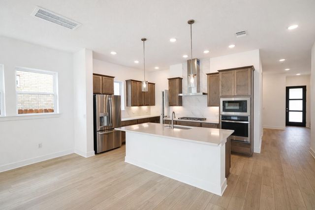 908 Prominence WAY, Leander, TX 78641