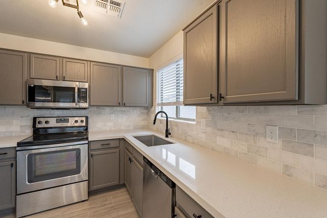 338 N 152nd Drive, Goodyear, AZ 85338