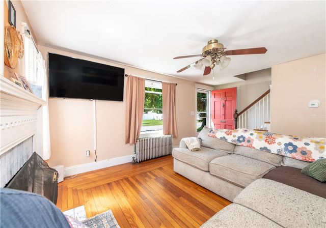 204 Harmony Court, Warwick, RI 02889