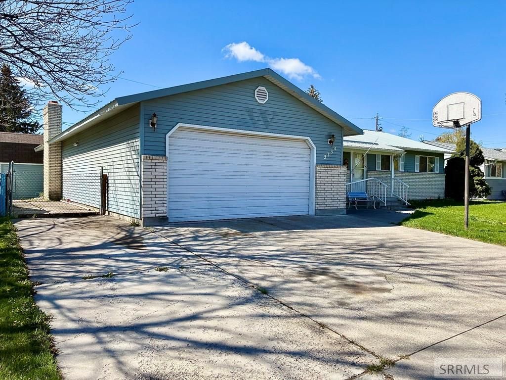 Image 2 of property listing at 2334 E 1st Street, Idaho Falls, ID 83401