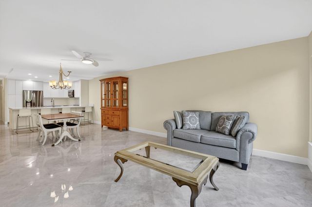 9245 Flynn Circle 7, Boca Raton, FL 33496