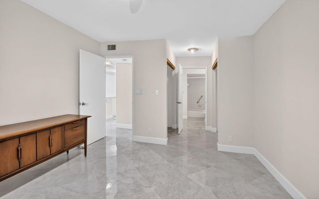 9245 Flynn Circle 7, Boca Raton, FL 33496