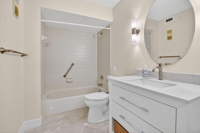 9245 Flynn Circle 7, Boca Raton, FL 33496