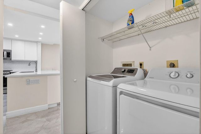 9245 Flynn Circle 7, Boca Raton, FL 33496