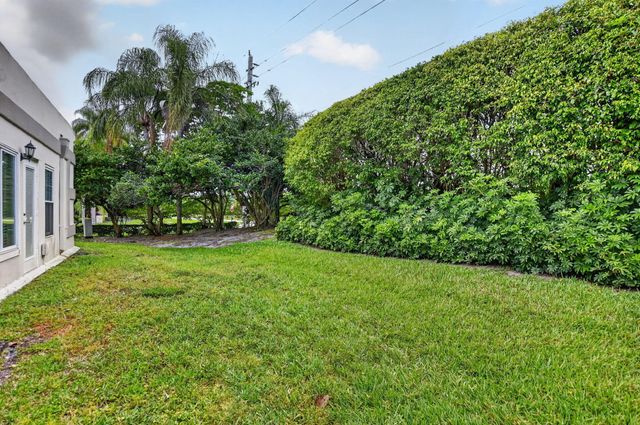 9245 Flynn Circle 7, Boca Raton, FL 33496