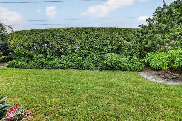 9245 Flynn Circle 7, Boca Raton, FL 33496