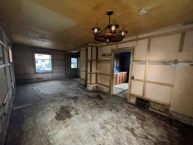 6621 21st AVENUE, Kenosha, WI 53143