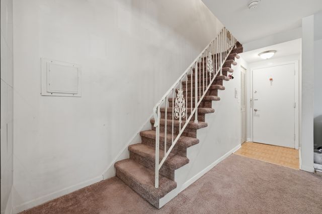 6 E Lillian Avenue 2B, Arlington Heights, IL 60004