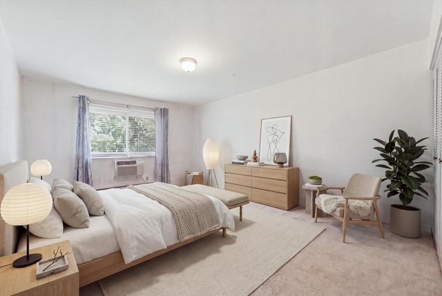 6 E Lillian Avenue 2B, Arlington Heights, IL 60004