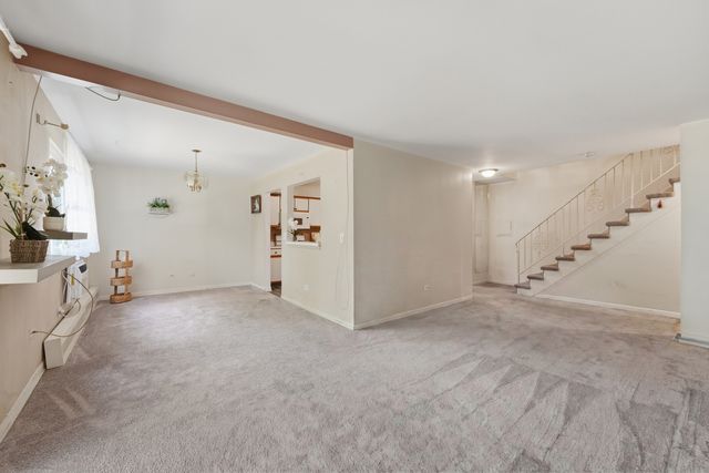 6 E Lillian Avenue 2B, Arlington Heights, IL 60004