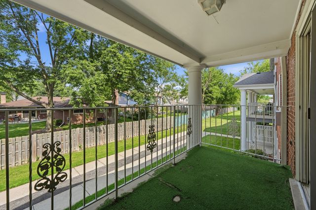 6 E Lillian Avenue 2B, Arlington Heights, IL 60004