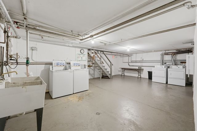 6 E Lillian Avenue 2B, Arlington Heights, IL 60004