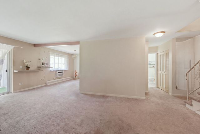 6 E Lillian Avenue 2B, Arlington Heights, IL 60004