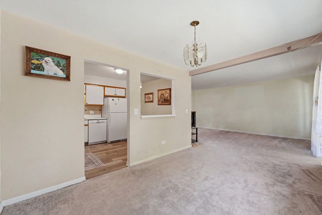 6 E Lillian Avenue 2B, Arlington Heights, IL 60004