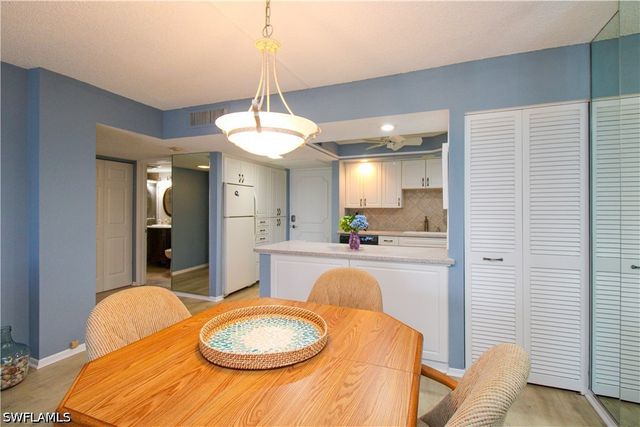 1 Bluebill AVE 501, Naples, FL 34108