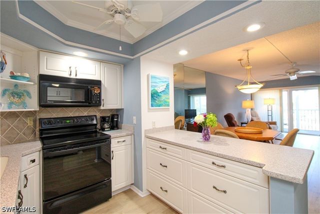 1 Bluebill AVE 501, Naples, FL 34108