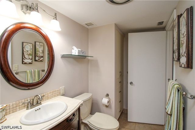 1 Bluebill AVE 501, Naples, FL 34108