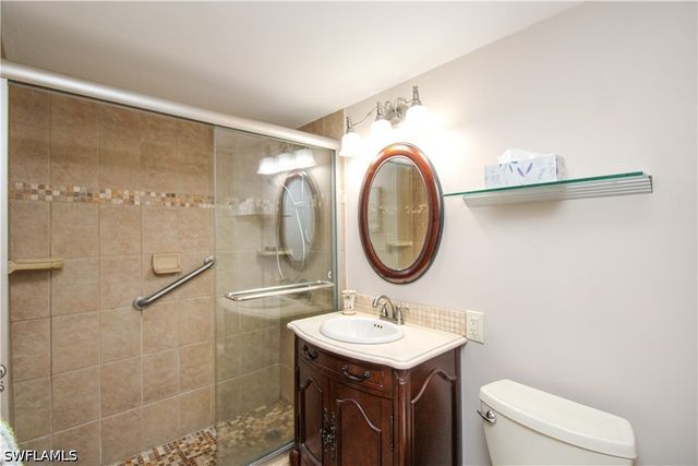 1 Bluebill AVE 501, Naples, FL 34108