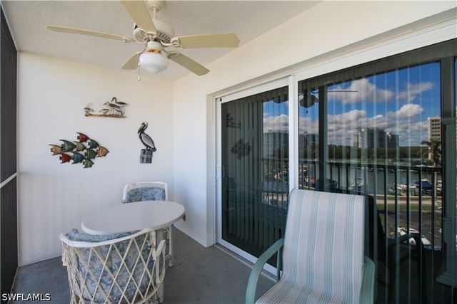 1 Bluebill AVE 501, Naples, FL 34108