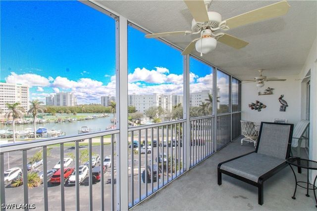 1 Bluebill AVE 501, Naples, FL 34108