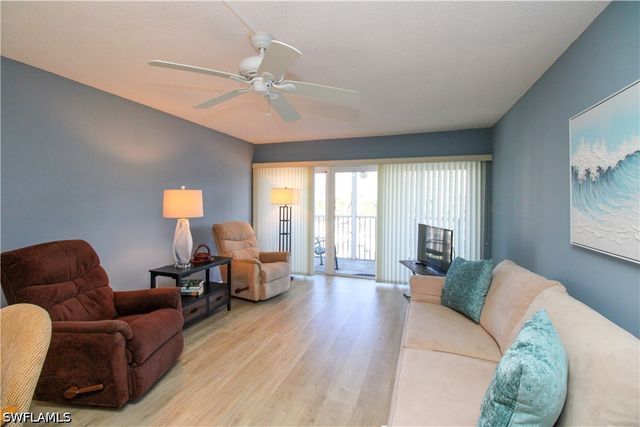 1 Bluebill AVE 501, Naples, FL 34108