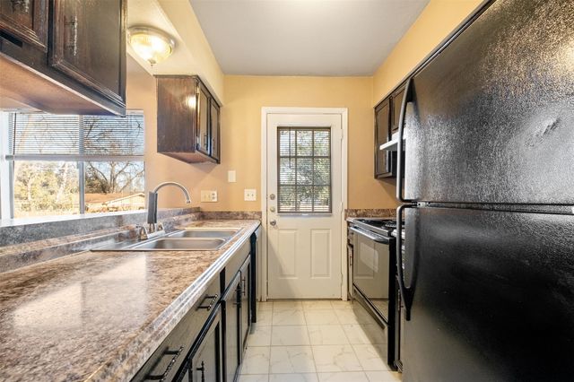 5801 Libyan DR B, Austin, TX 78745