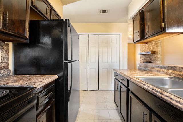 5801 Libyan DR B, Austin, TX 78745