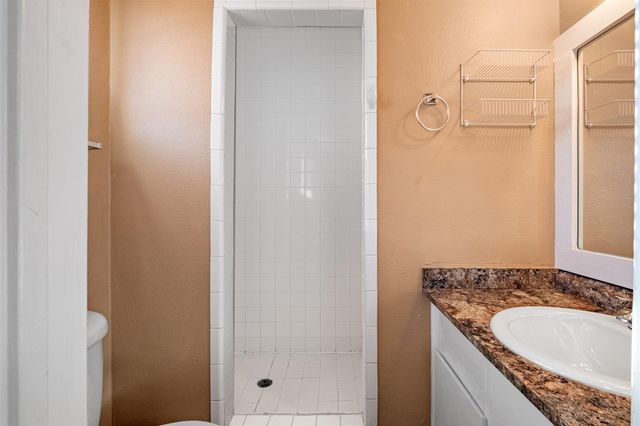 5801 Libyan DR B, Austin, TX 78745