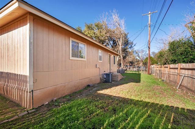 5801 Libyan DR B, Austin, TX 78745