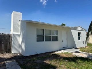 729 Caddie Place, West Palm Beach, FL 33409