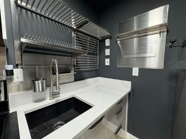 299 SW 7TH Street 2070, Boca Raton, FL 33432