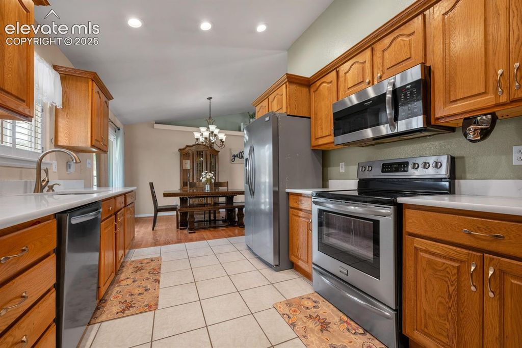 841 S Dogwood Drive, Pueblo, CO 81007 — photo 3