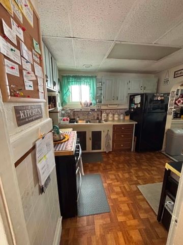 148 Hamlet St, Fall River, MA 02724