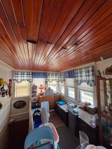 148 Hamlet St, Fall River, MA 02724