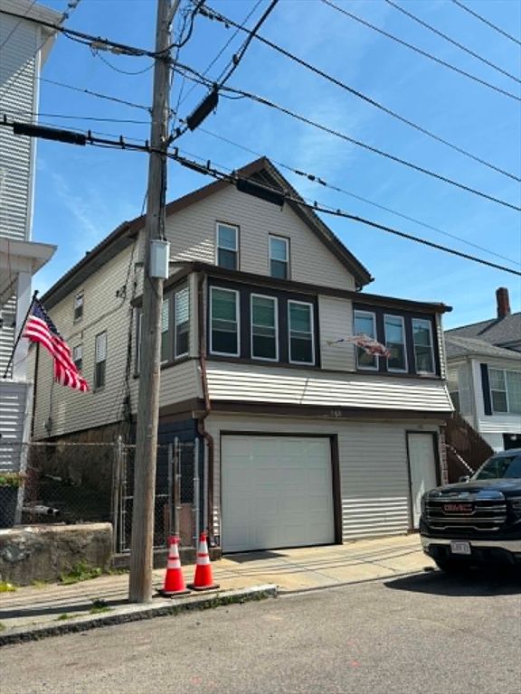 148 Hamlet St, Fall River, MA 02724