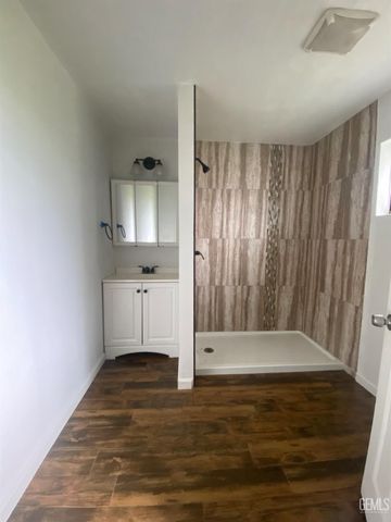 30348 Riverside Street, Shafter, CA 93263