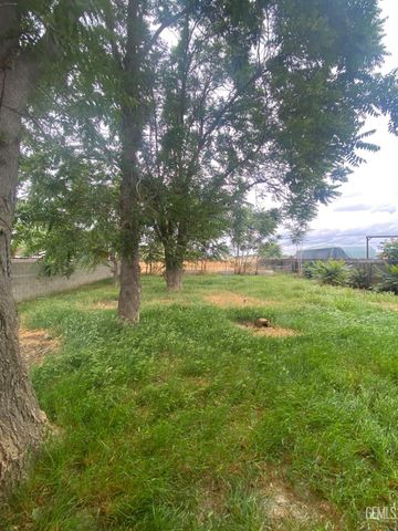 30348 Riverside Street, Shafter, CA 93263