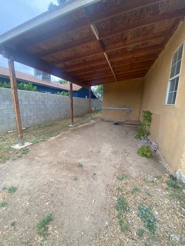 30348 Riverside Street, Shafter, CA 93263