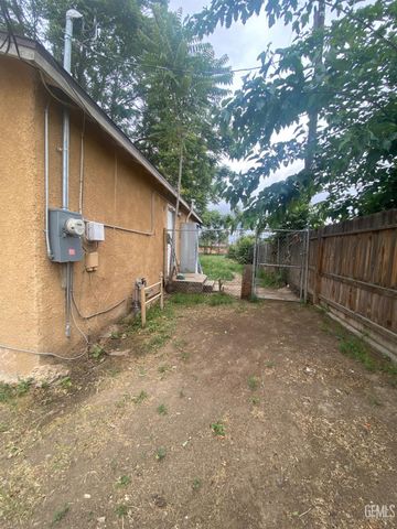 30348 Riverside Street, Shafter, CA 93263