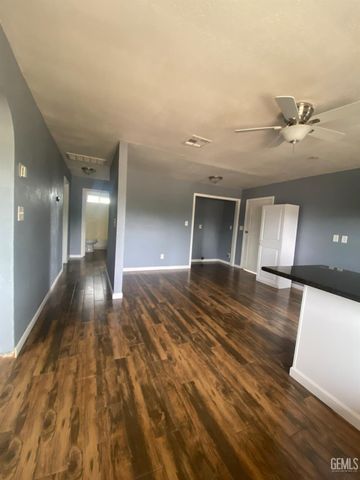 30348 Riverside Street, Shafter, CA 93263