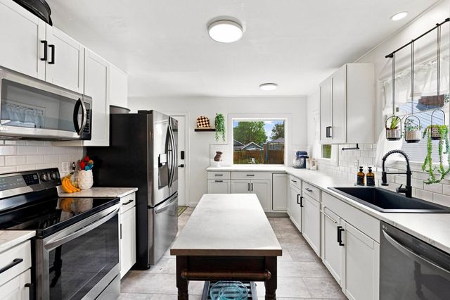2608 N Napa St, Spokane, WA 99207