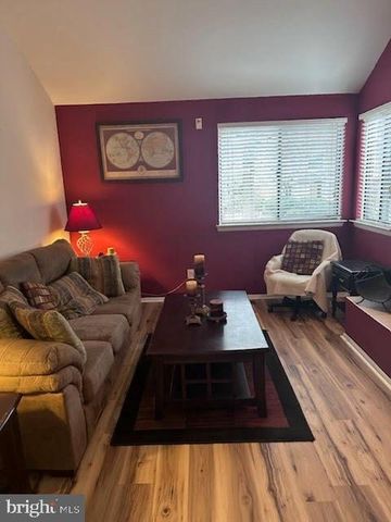 614 AUGUSTA CIR, Mount Laurel, NJ 08054