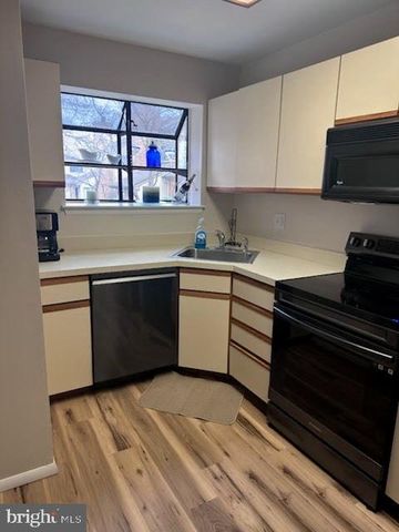 614 AUGUSTA CIR, Mount Laurel, NJ 08054